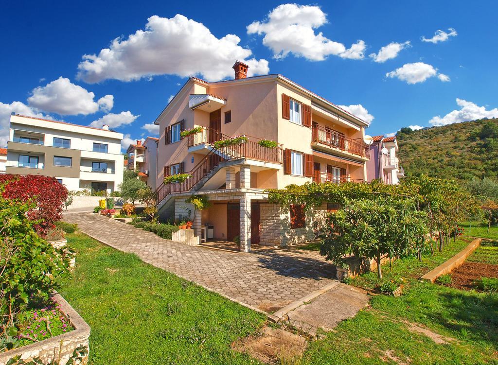 Apartments Medulinska Rabac 757 Buitenkant foto